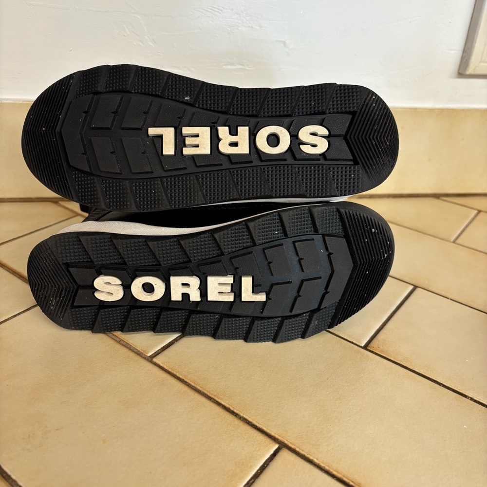 Sorel Black‎ and White Faux Fur-Lined Waterproof Boots Size 3 Youth - Picture 8 of 9